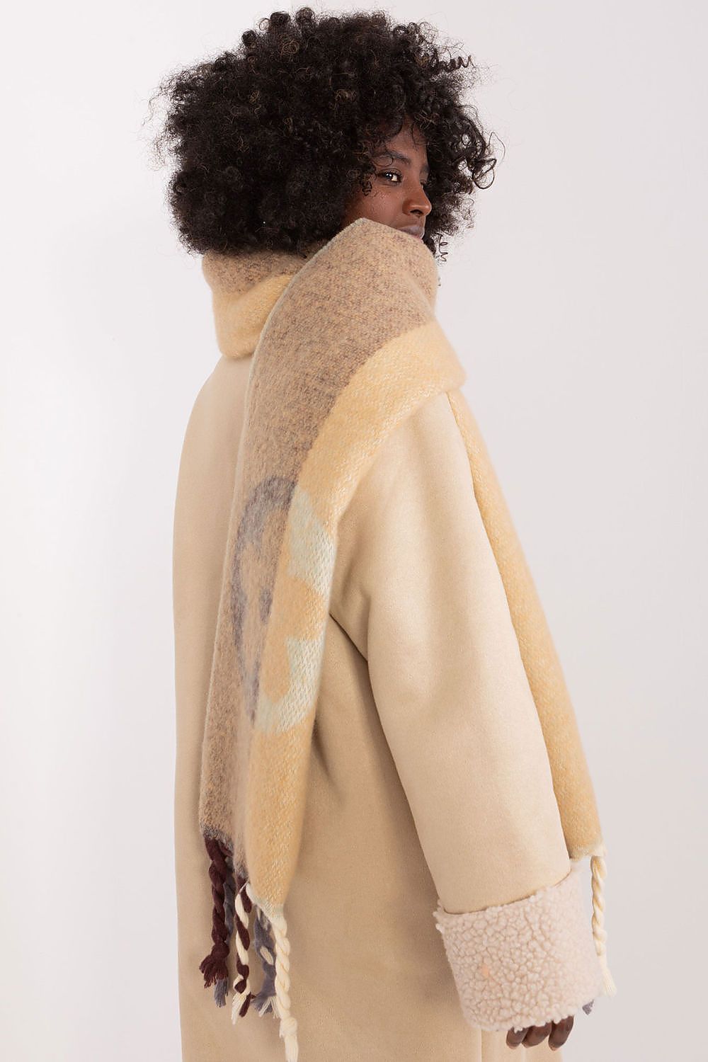  Shawl model 190561 AT 