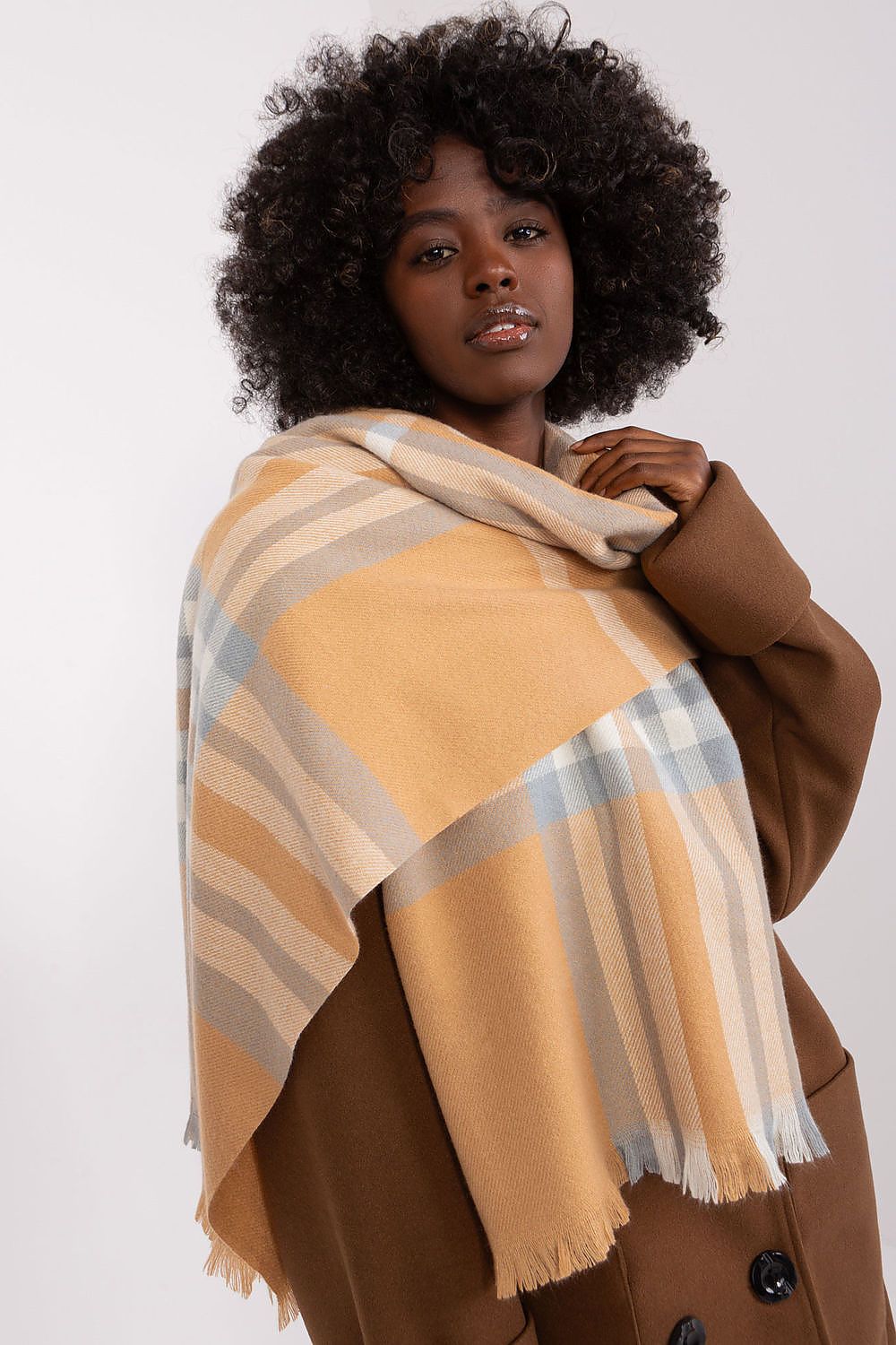  Shawl model 190567 AT 