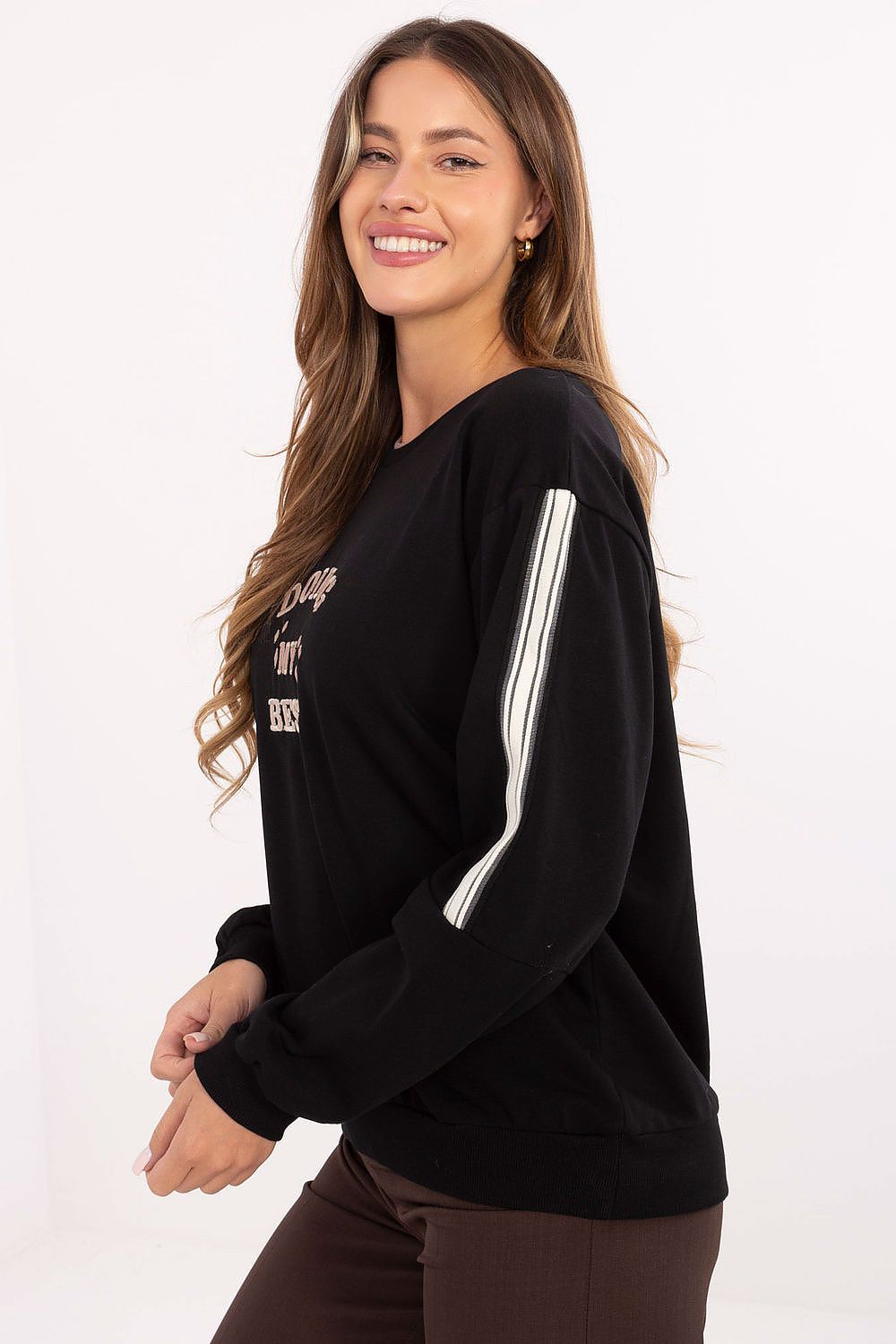  Sweatshirt model 219970 Relevance 