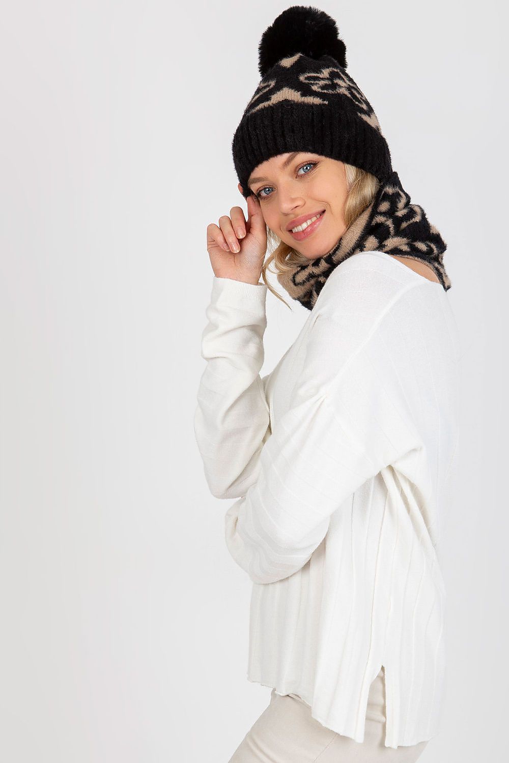  Cap model 185916 AT 