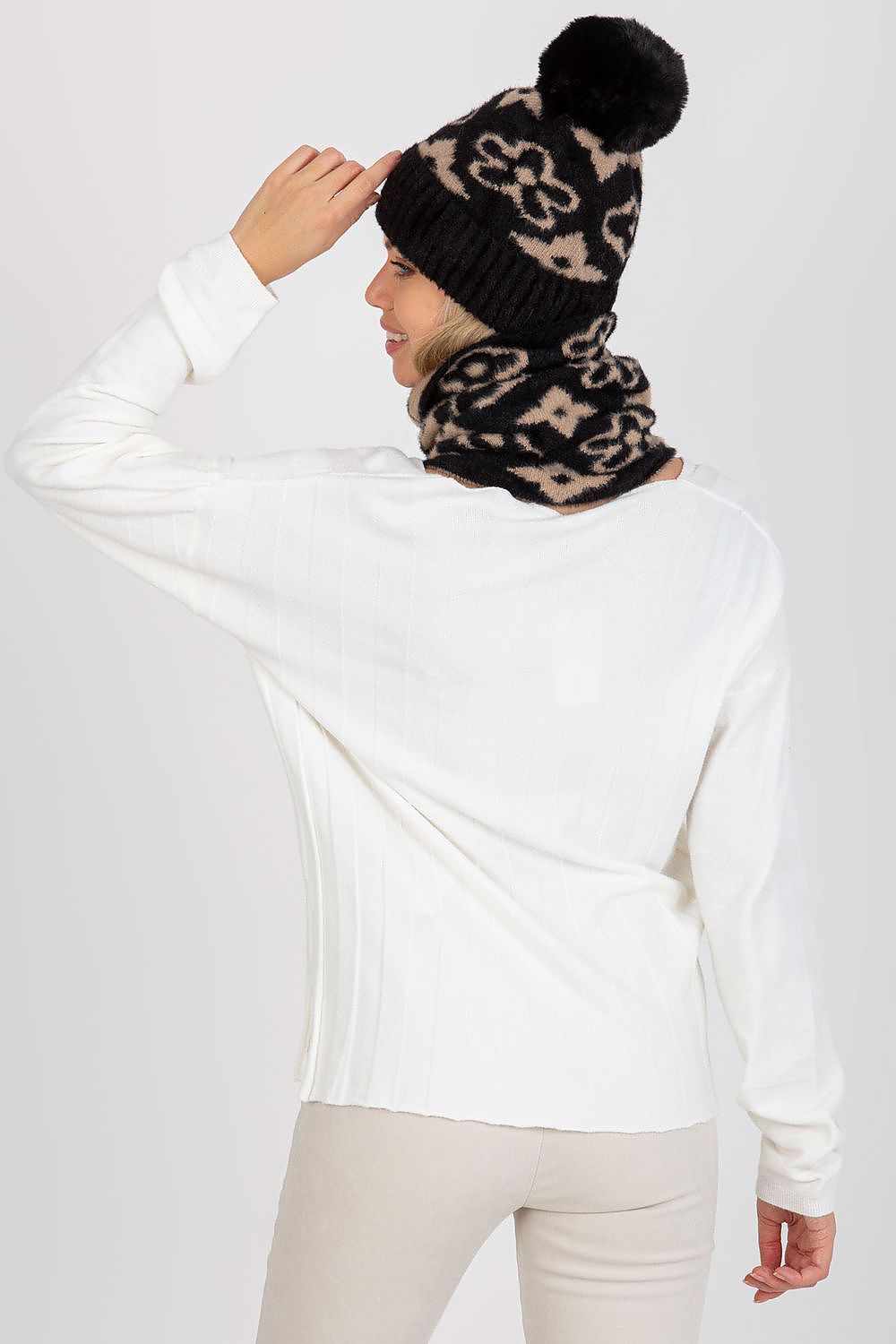  Cap model 185916 AT 